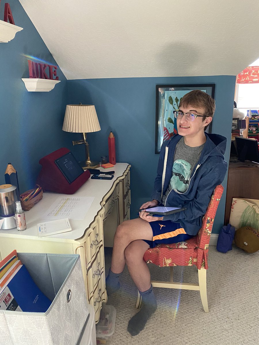 shelli_miller's tweet photo. Last first day of high school for this Bradley Jaguar Senior! Can’t wait to see what this year brings-even in a pandemic, he has lots to look forward to. #HCSD1 eLearning Day 1 success—made it to every class on time and fixed his own lunch! https://t.co/PXSSef3nrE
