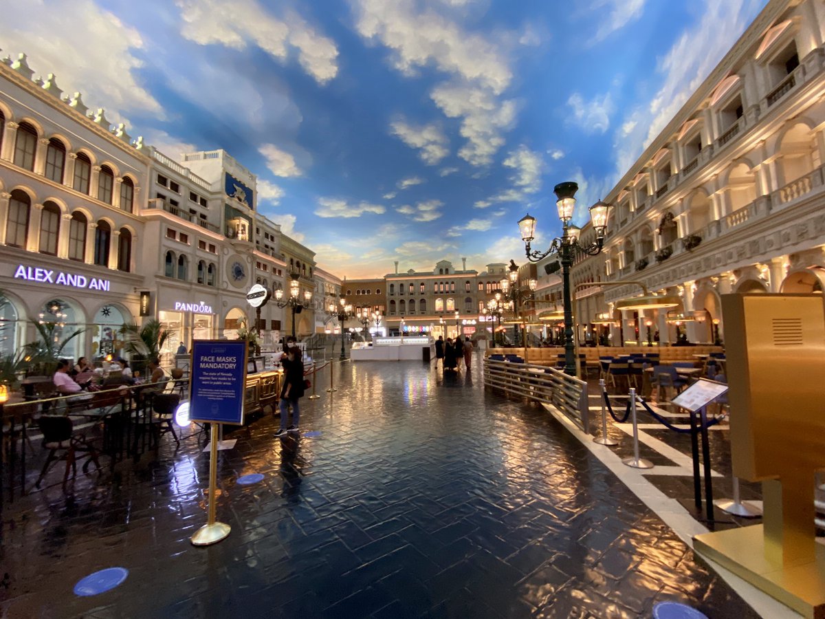 Grand Canal Shoppes to Palazzo