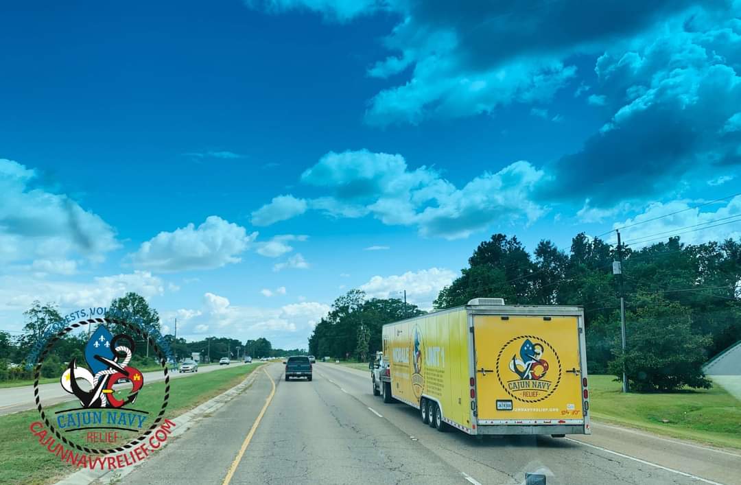 CajunNavyRelief's tweet photo. Our #MORALEUNIT1 is currently in route to make sure our volunteers have all the tools they need to get the job done as well as a safe dry place. If u see us let us know by sharing a photo #MU1 
#CajunNavy #CajunNavyRelief  #HurricaneSeason2020 #HurricaneLaura #Texas #Louisiana https://t.co/YX9bEFVeHX
