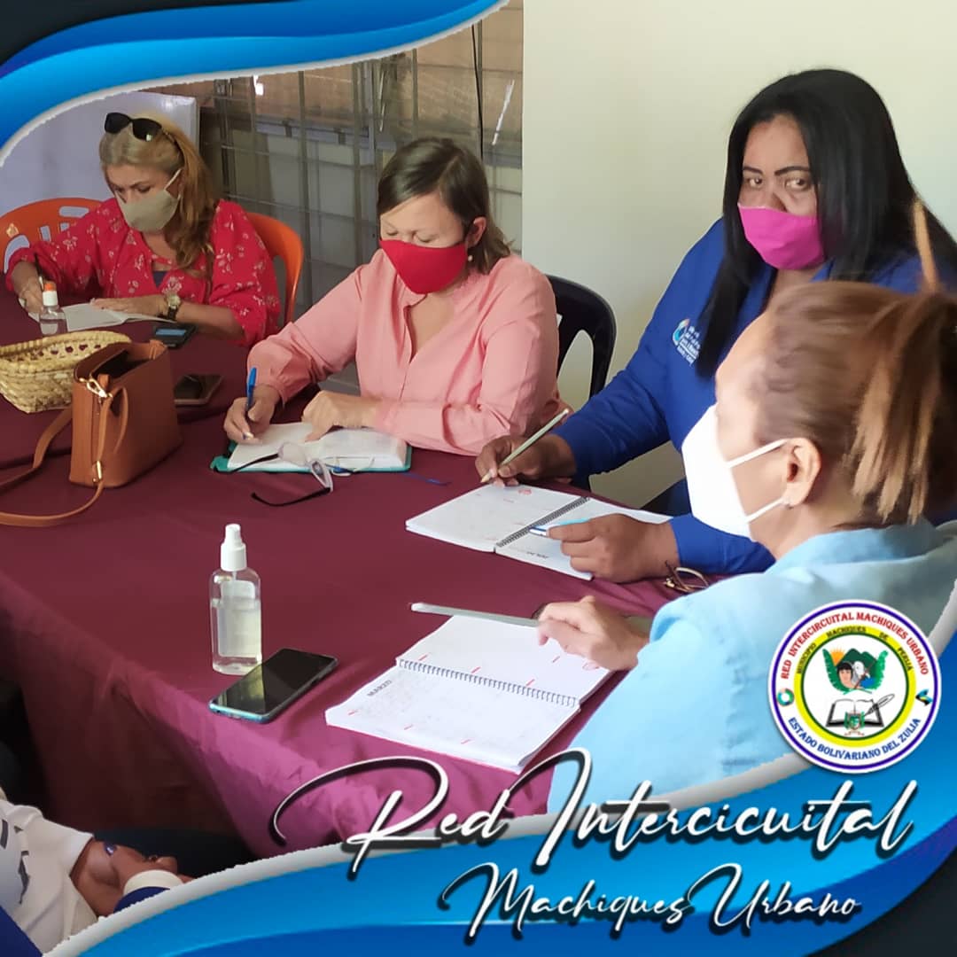 Escolar2018's tweet photo. Autoridad Única en Educación del Estado Zulia Esp. Damelis Chávez se reúne con la Alcaldesa Bolivariana Betty Zuleta y la autoridad Unica en Educación del Municipio Machiques, Esp. Jackelin Lugo.
@DamelisChavez @zuleta_betty @psuvaristobulo @OmarPrietoGob https://t.co/bSxFGwt60Z