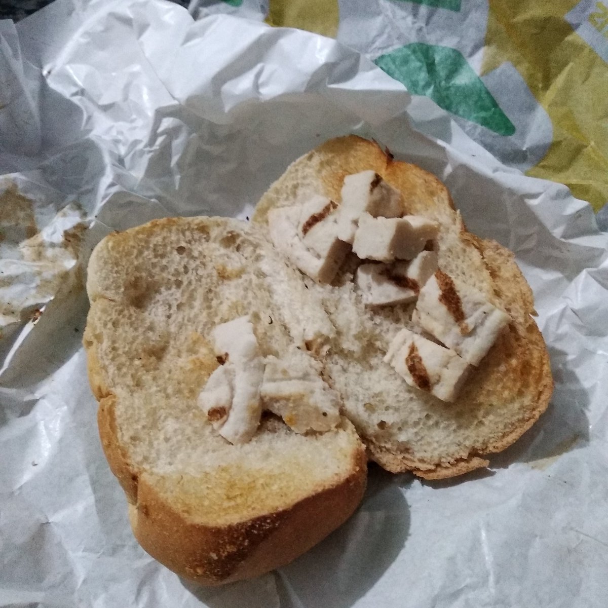 jumdm's tweet photo. Aí vc pede um @SubwayBrasil na maior expectativa e chega a realidade 🤦🏽‍♀️ https://t.co/XqPmAfNlNo