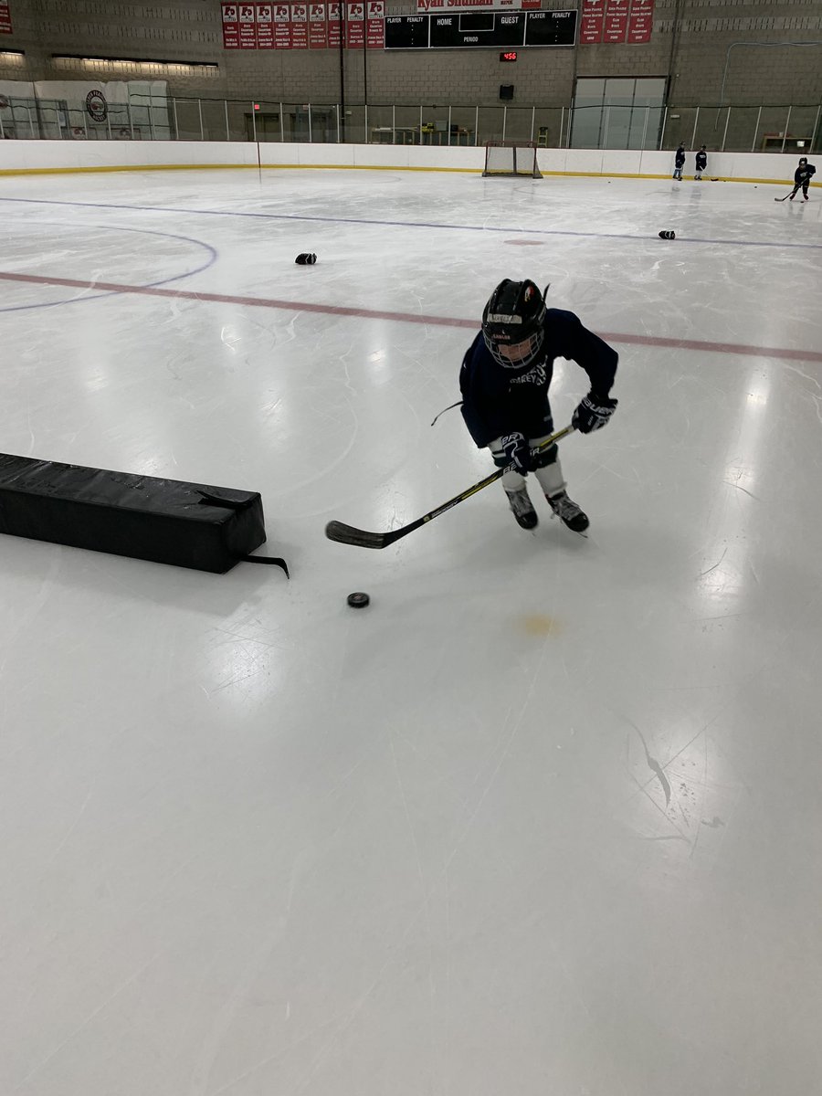 MNHockeyClub's tweet photo. Our development team had a great practice today!  One more practice to go before our season comes to a close. They have made great strides this summer!  #pushedtodevelop #notpressuredtowin #mnhc https://t.co/t5WQfFktZb