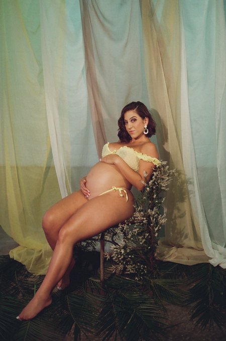 1 pic. so dreamy 🌷🌷🌷 https://t.co/qKhy1C8Trh