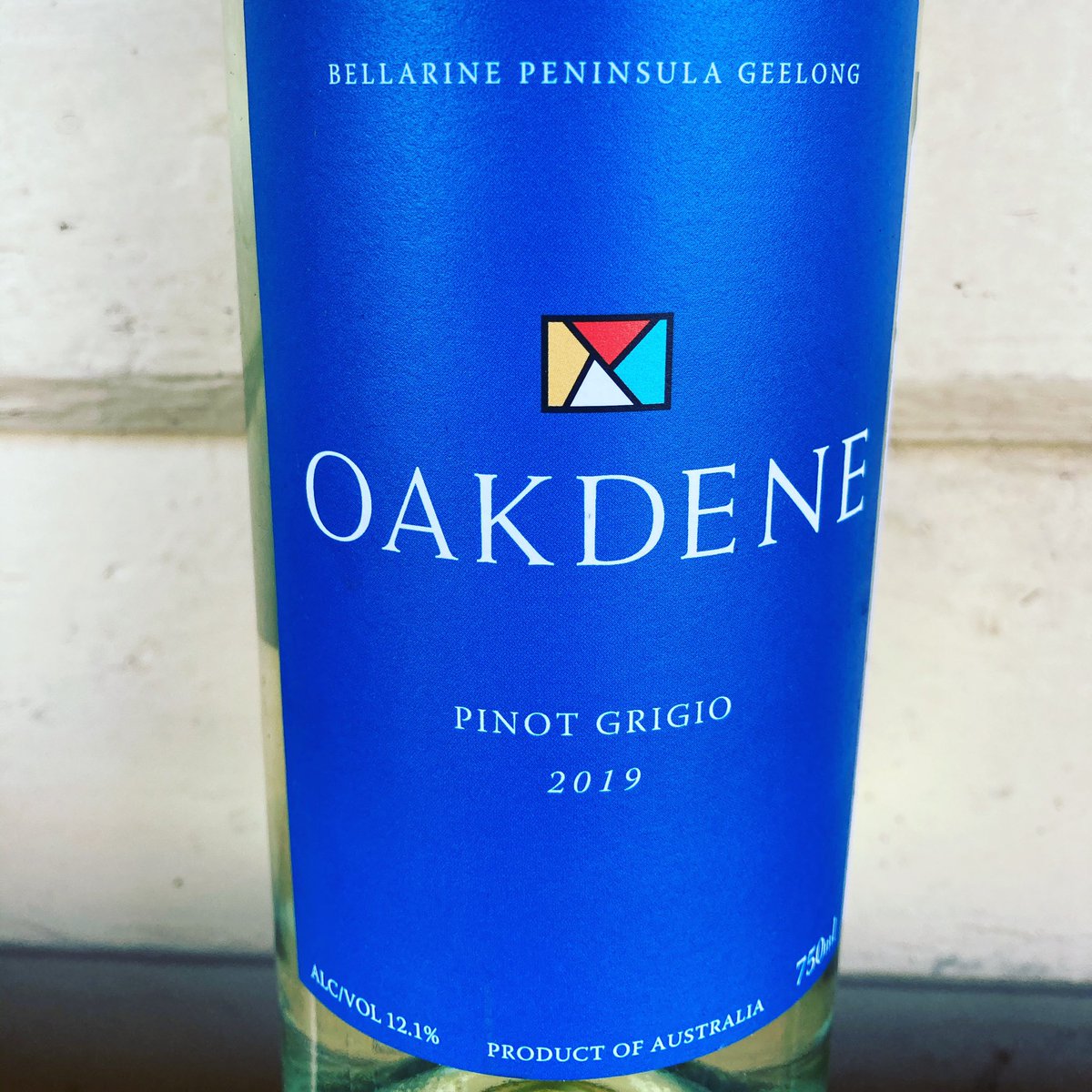 Here’s a 2019 Pinot Grigio from @oakdenewines on the <a href="/GeelongBella/">Visit Geelong Bellarine</a> peninsula that has settled nicely into its skin and is drinking well for $23. <a href="/winevic/">Wine Victoria</a> #wine #Australia