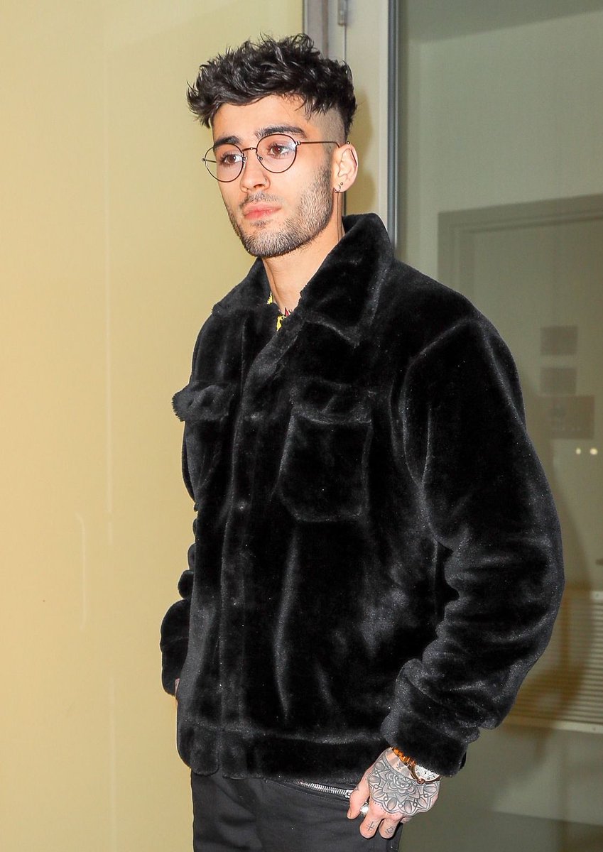 zayn malik with glasses, image size:849x1200