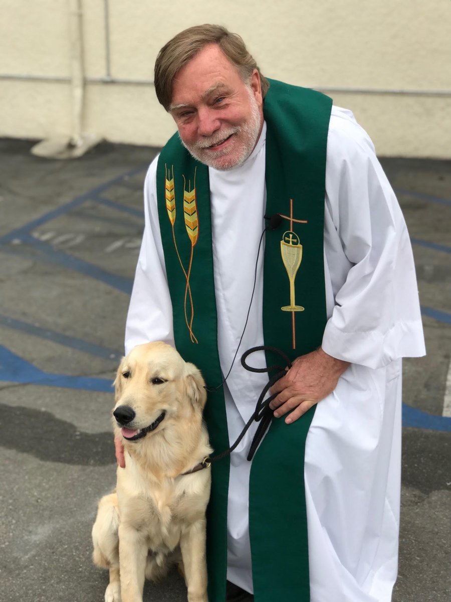 straphaella's tweet photo. We would like to take the time to wish Fr. Stan a very HAPPY BIRTHDAY 🎉🎈 

We are so grateful for his guidance and support! We pray that God continues to bless him with health and positivity. 

Enjoy your day Fr. Stan! 🥳

#srsvikings #srspriest #srsbirthdays #catholicschool https://t.co/q4cVxu6ebC