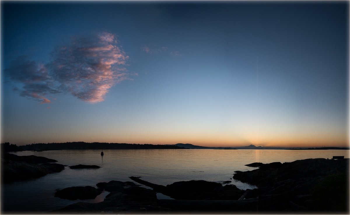 msanseve's tweet photo. The Rubaiyat of Omar Khayyam

Awake! for Morning in the Bowl of Night
Has flung the Stone that puts the Stars to Flight:
    And Lo! the Hunter of the East has caught
The Sultan's Turret in a Noose of Light.

Morning at #CattlePoint @DistrictOakBay https://t.co/IJiMdQOvrV