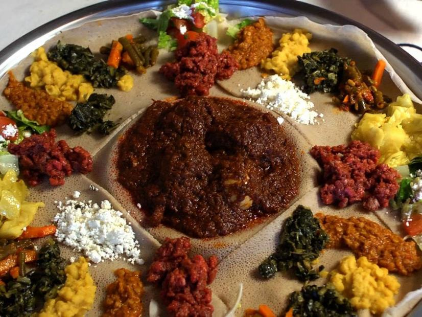 Injera Doro Wat is an amazing dish I didn't know I needed in my life. Rackeb Tesfaye ( @RackebT) is an amazing human being I am very happy to have in my life. (Ask her to say aboot and fall in love for that accent).