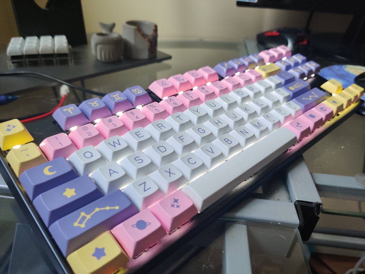 I finally got my hands on ✨Astrolokeys✨ by <a href="/cassidoo/">Cassidy</a> &amp; <a href="/sailorhg/">sailor mercury</a>.  They're STUNNING 😋
I'm no longer key-bored 🥰😋✨ 

astrolokeys.com

#astrolokeys
#mechanicalkeyboard
#webdevelopment
