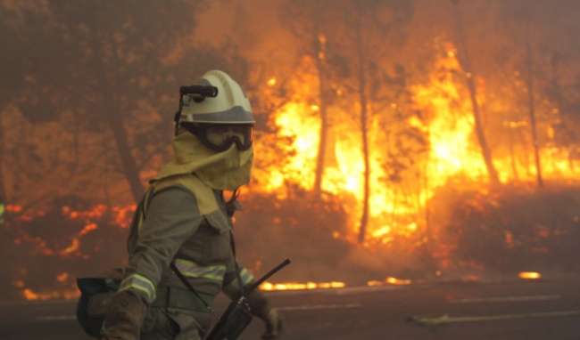 tendenciaspg's tweet photo. Este martes en hablamos de la “preocupación” de los #políticos por los incendios en el delta y otros problemas #ambientales. El uso de las redes sociales ¿Inquietud verdadera o #oportunismo? A las 8 por @ecomedios1220 y a las 21 por @lu30rm Radio Maipú con @pablogaleano. https://t.co/fBfobsdldl