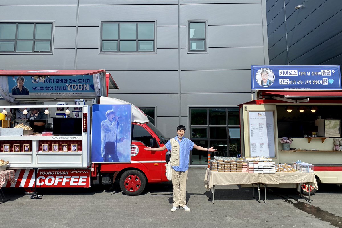 official_yoon_'s tweet photo. 오늘 하루종일 칭찬감옥 갇힐 예정🥺고맙습니다💙 https://t.co/qh2Rs7XDgH