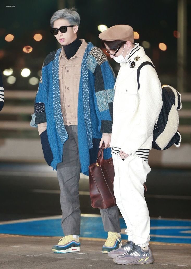 4O4_twt's tweet photo. Gaspar y Dorian fueron el pasado sábado a celebrar el #1stYearWithSD ! Disfrutaron mucho la nueva música, las presentaciones y poder ver nuevamente a las chicas sobre el escenario. 404 are #KeyBiased & #JennieBiased !
#HitYouWithThatSweetDark #404_HUMAN_ERROR https://t.co/JBKZxzDryg