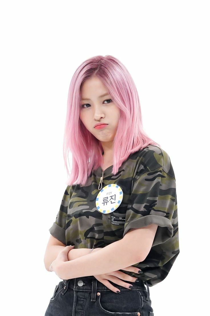 ITZY:  RYUJIN We need pink haired Yuna, Lia, Yeji, Chaeryeong?? Yes, PLEASE @ITZYofficial  #ITZY    #ITZY_NotShy    #RYUJIN    #YUNA    #LIA    #YEJI    #CHAERYEONG    #MIDZY  