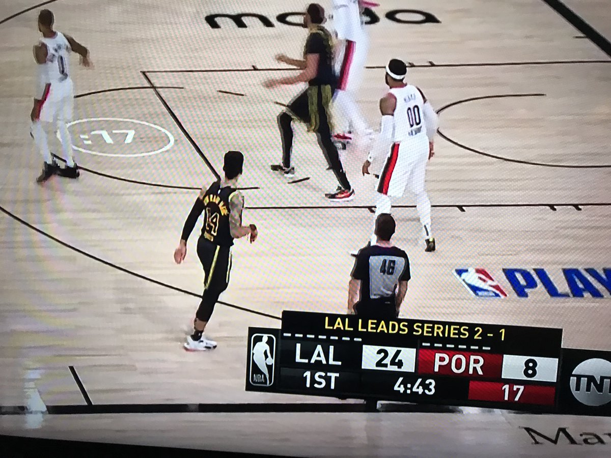 Stellar_Steele's tweet photo. Kobe is watching... #NBAPlayoffs https://t.co/j7EmGfRibb