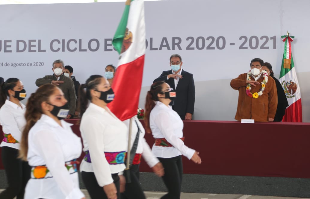 MelitonLozano's tweet photo. Con gran determinación y esperanza iniciamos el Ciclo Escolar 2020-2021; a un año es tangible el apoyo decidido de @MBarbosaMX al #DerechoAlaEducación #UniversidadDeLaSalud #CartillaÉtica #CanalEducativoPoblano #DelaAalaZ

¡Vamos por más! https://t.co/PhSe9Es2Mc