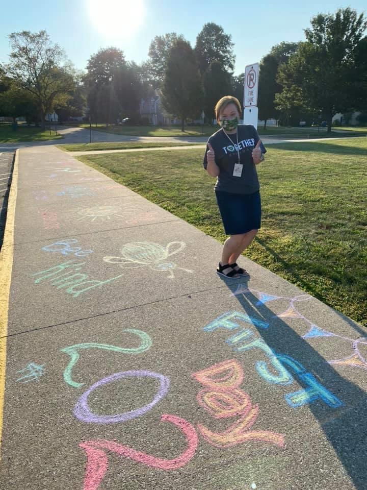 PlainLocal's tweet photo. Love this back to school welcome from Avondale Elementary! 💚💛 #PLSFirstDay https://t.co/VFquo6reV6