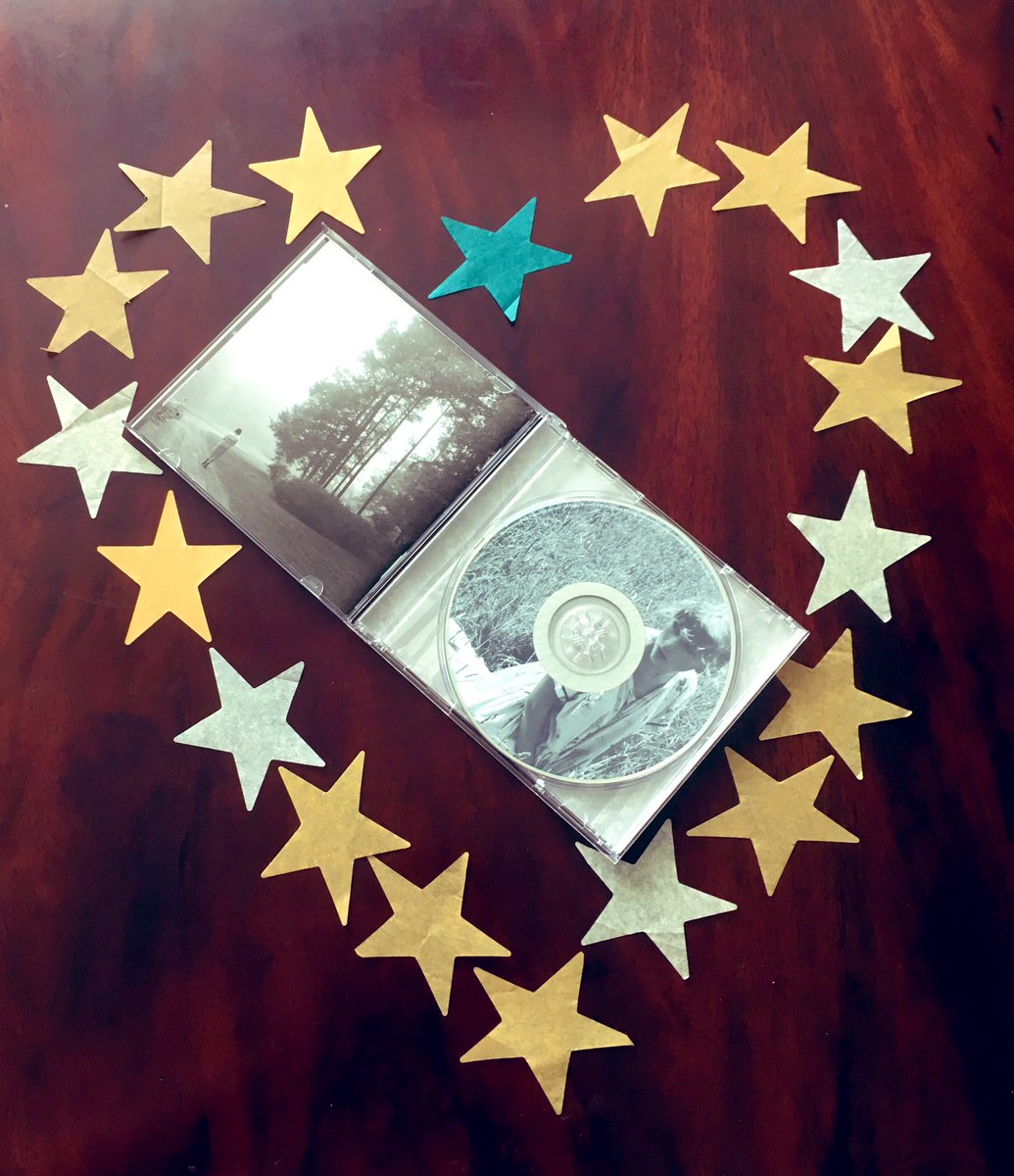 swiftie4ever15's tweet photo. Happy 1 month to folklore!Thank you Taylor Swift for making this quarantine so much better with this album! This is a beautiful album that I enjoyed listening to a lot and has helped me through these long sometimes dark days. #OneMonthOfFolklore @taylorswift13 @taylornation13 https://t.co/54Cv9VN3XU