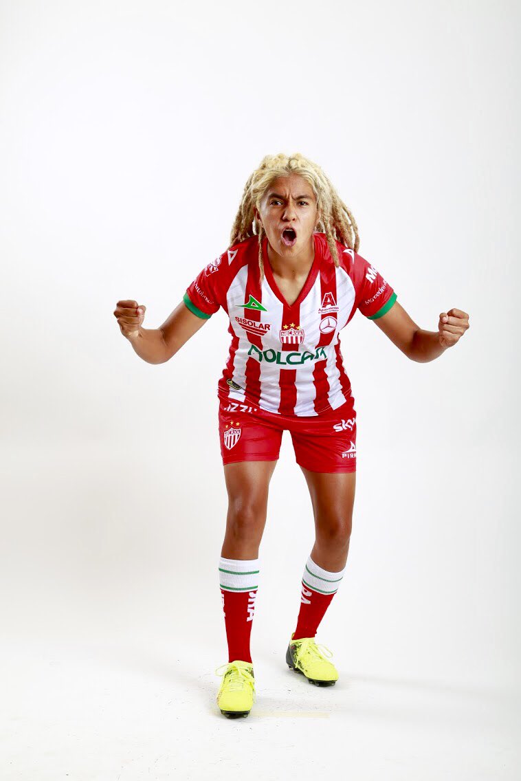 And5vd's tweet image. ☁️Los sueños son la meta.
💆🏾‍♀️La imaginación el transporte.
📍La realidad el punto de partida.