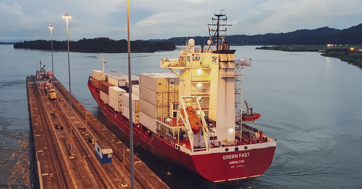 CapRODRR's tweet photo. She is #Red...and #Green too...and #Fast...ππ€¦π½ββοΈππ€¦π½ββοΈ
MV #GreenFast clearing #GatunLocks at the @canaldepanama
@canalpilots providing #safetransits
#Panama #PanamaCanal #PanamaCanalPilots #CanalPilots #HarbourPilots #DockingPilots #LakePilots #shiphandling #shipspotting https://t.co/4Ns2whq6kc