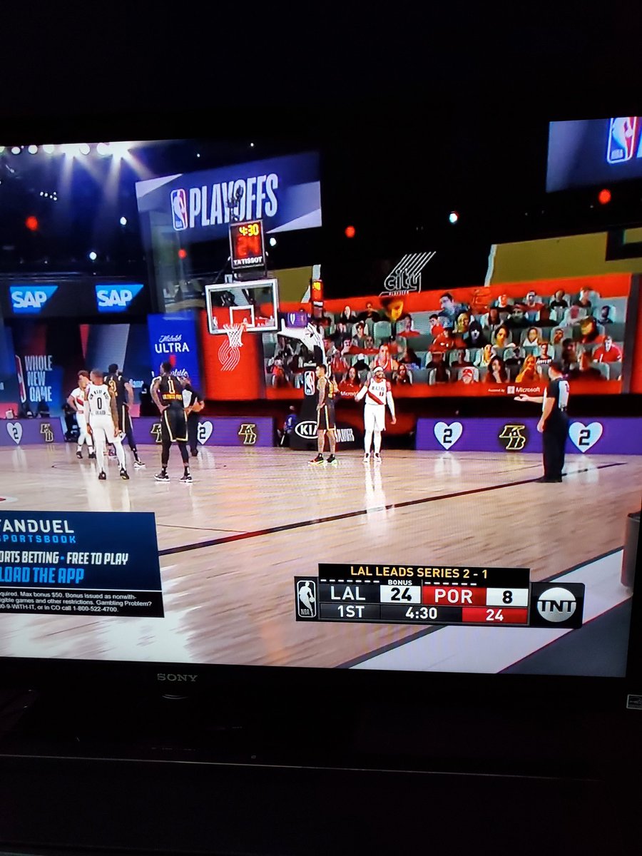 vap1337's tweet photo. #Lakers #KOBE4Life #Kobe8 #Kobe24 Look at that score... #KobeDay https://t.co/Qj4WHLUe3B