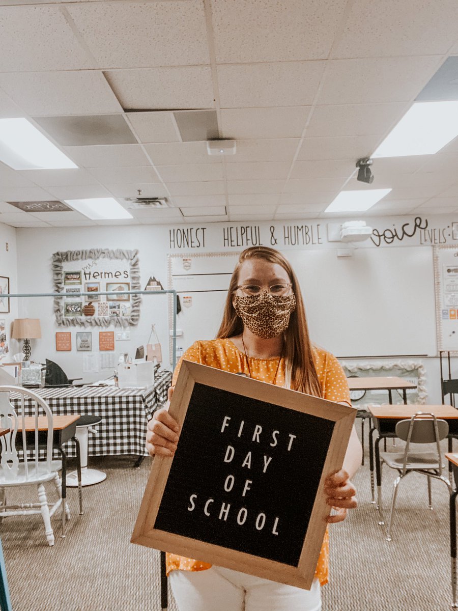 HermesTeaches's tweet photo. This first day of school was filled with many firsts! It was so fun to see all of my students (virtually or face to face) today! So ready for new adventures and problem solving together! ππ²π€#DragonsFirstDay20 #DISdragons #dragonSTRONG https://t.co/EfedVZGf9Q