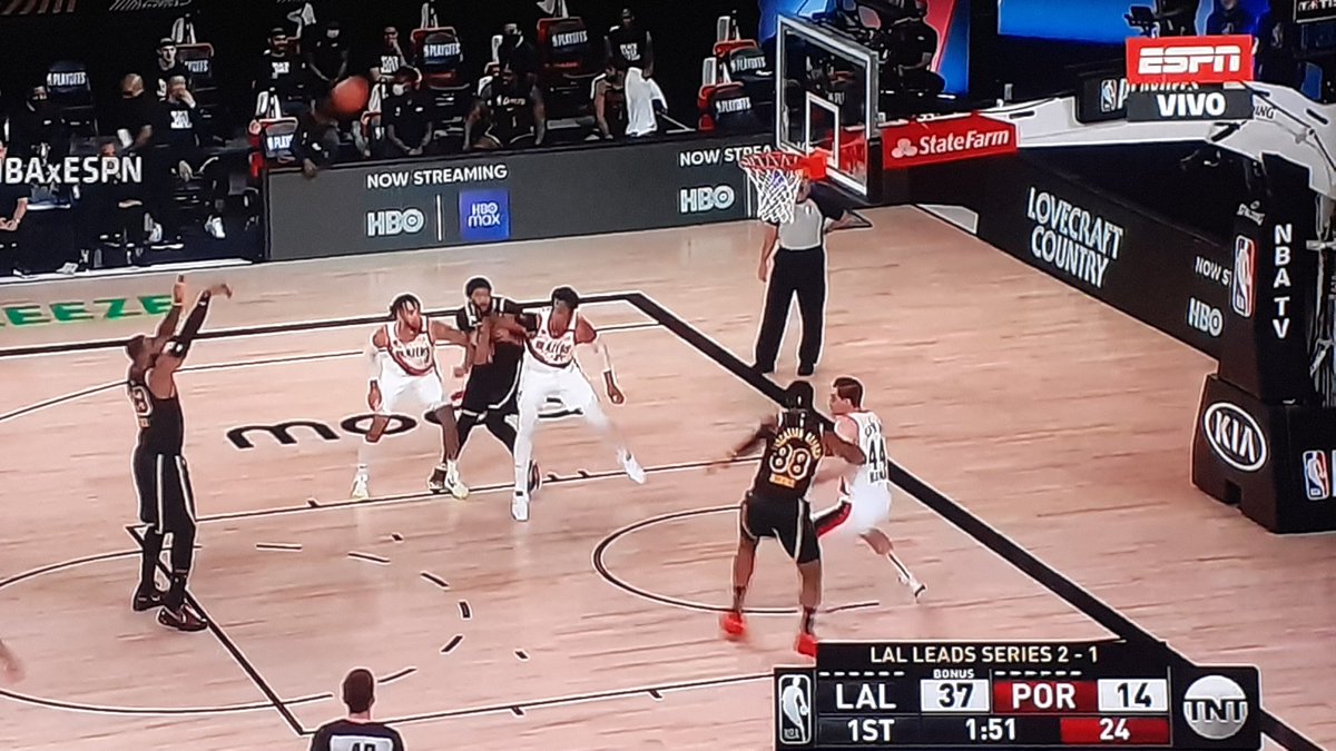hernanflores26's tweet photo. Vamos Lakers  #kobeforever #NBAxESPN https://t.co/yJ9BZotCwm