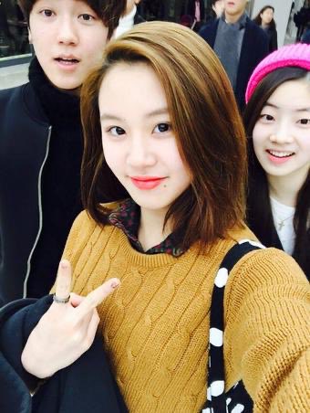 chaefies (chaeyoung selfie’s); a thread