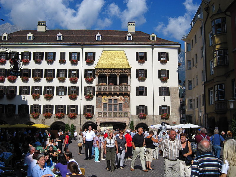 The  #ecprvgc20 goes to  #Innsbruck  – well, we wish! So, let’s do a virtual tour through the city instead! Here are some crucial (or random?) facts about the city we would have loved to visit in #2020. The city’s main sight is the Goldenes Dachl (Golden Roof)!  @ECPR (1/9)