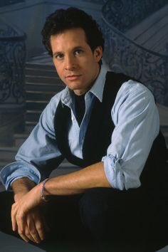 Happy birthday to the Gute! Steve Guttenberg is 62 today. Loved his movies while growing up. 