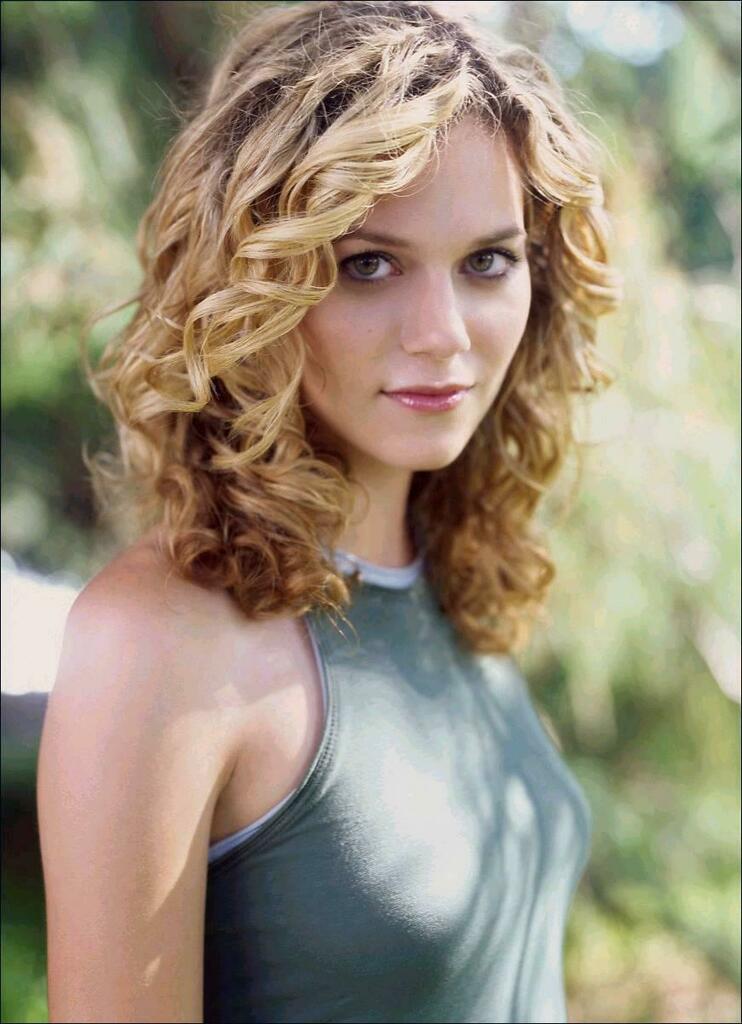 Hilarie burton sexy