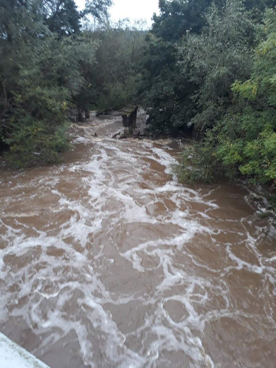 BollardsPub's tweet photo. Not too often the rivers flood like this a Dysart outside #Castlecomer #StormFrancis https://t.co/t7KcVFl4Pq