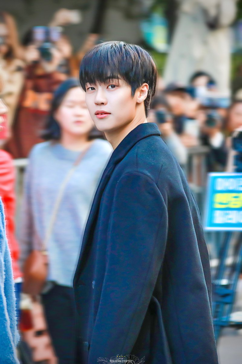 This_is_Jdon's tweet photo. Dawn amble

191025 출근 

#승짱 #LeeSeungHyub #NFlying #JDON #이승협 #엔플라잉
#スンヒョプ #승협
@NFlyingofficial https://t.co/NPgpN7N7AC