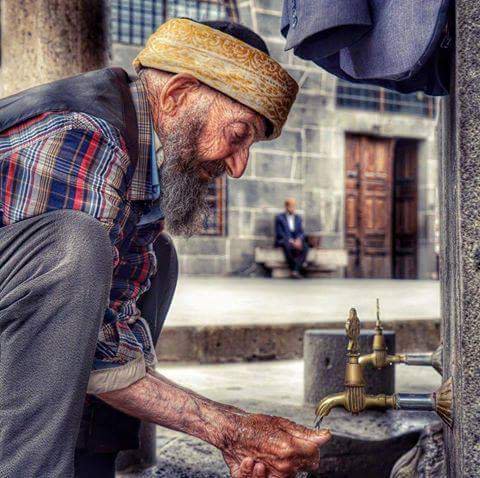 ehliirfan's tweet photo. Bizler kirlenmemekle değil, 
temizlenmekle yükümlüyüz.

- Muhyiddin İbn Arabi https://t.co/QlFBarvA8r