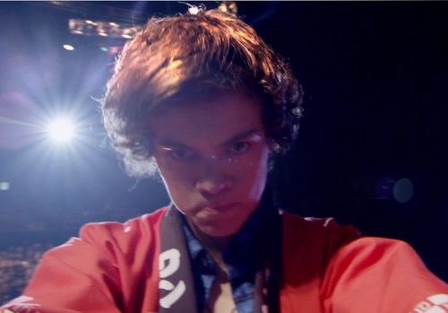 a thread of harry unseens that i haven’t seen until tonight:)