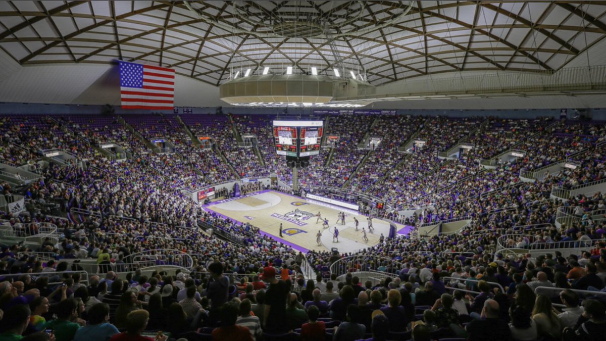 Cody_1_Carlson's tweet photo. Proud to announce my commitment to further my basketball career and academics at Weber State University! I want to thank my family, friends, teammates, and the Weber State Coaching staff for helping me to get where I am. #Committed https://t.co/UhjdRr767v