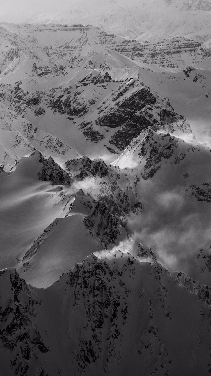 viewswithellen's tweet photo. alaska in b &amp; w 👀 https://t.co/FvSODCYnz4