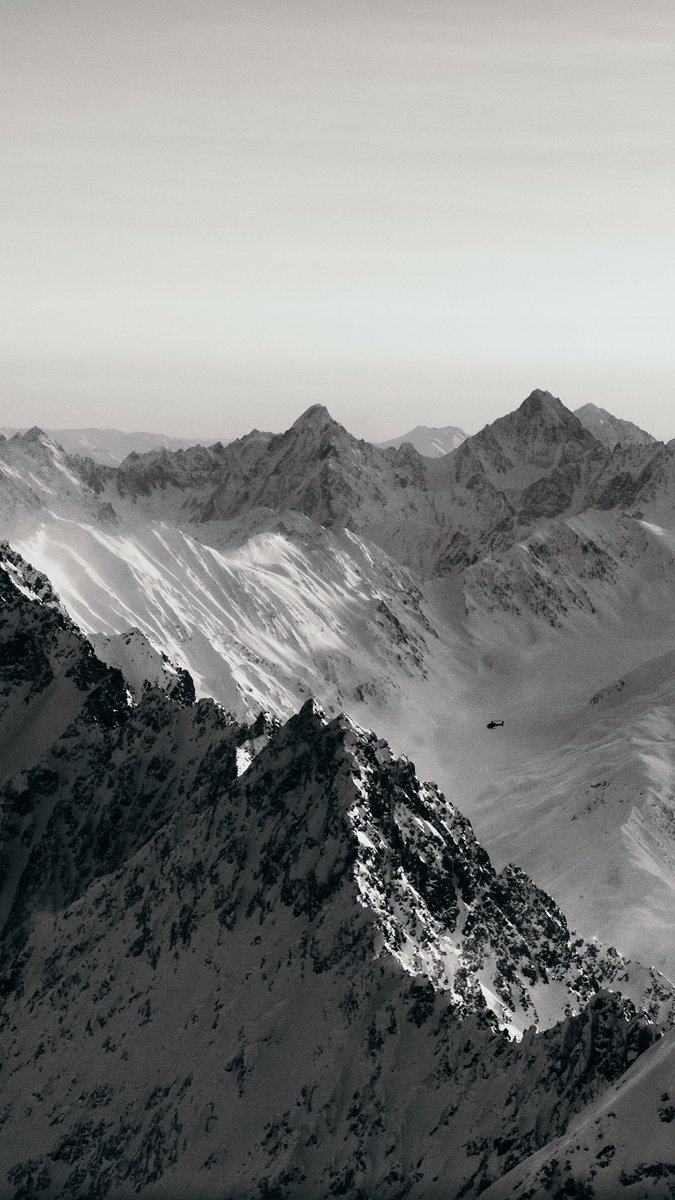 viewswithellen's tweet photo. alaska in b &amp; w 👀 https://t.co/FvSODCYnz4