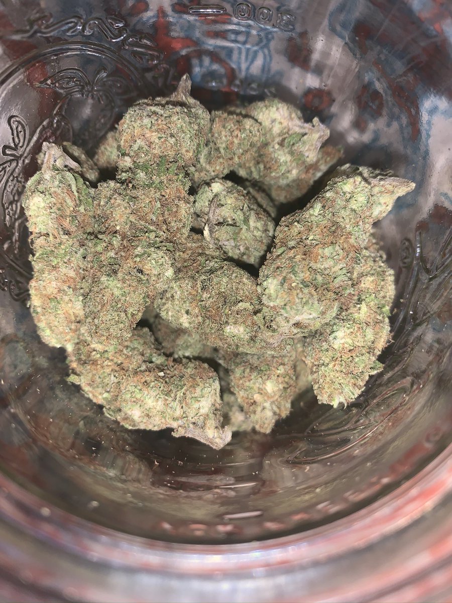 CUnsocial's tweet photo. when you have better bud then all the boys πππ #420smoke #420community #potfriendly https://t.co/SEHt7BLGtJ