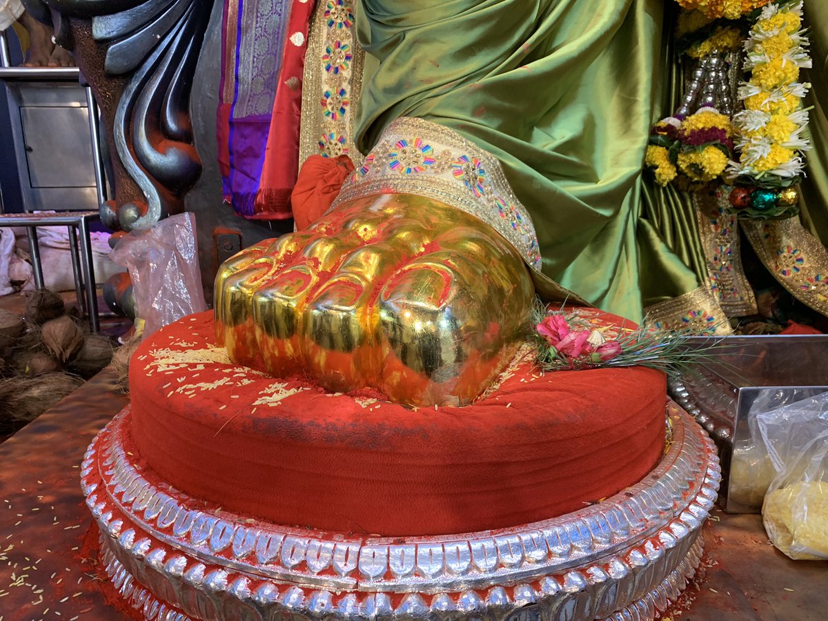 aartiinaagpal's tweet photo. Last year we were blessed by 
#Lalbaughcharaja 
The Nagpal Family On release of my son’s #FirstRap on Ganeshji’s Prayers &amp;Visarjan.
How we use God for our privilege &amp; disrespect unknowingly
In respect of all Bhakti 🙏🏻
#GanpatiBappaMorya #TuesdayMorning 
https://t.co/4KpTeI88cz https://t.co/6MnNUm7GUl