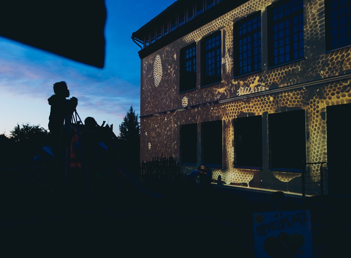 theconstitute's tweet photo. We've been premiering this years #humanbeeing project in the small village Oderwitz on the german czech border. After many weeks of filming the #bees in their miniature facade hive we projected the video back on the original facade.
@skdmuseum
https://t.co/PdnxXb4Cv9 https://t.co/Q7TZNHCdnL