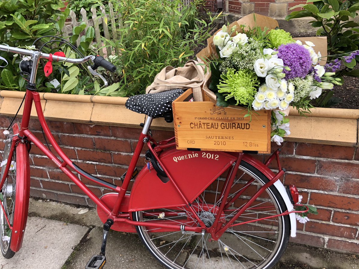 Can’t wait to take Queenie out on Saturday for my weekly shopping on Park View - the perfect wheelie shopper 💐🍞🧁🥬🍇

@calevroyianni 
#wbblccc
#creativecivicchange
#whitleybay
#wheeliewhitley
SALTo Arts Productions
#wbaybiglocal