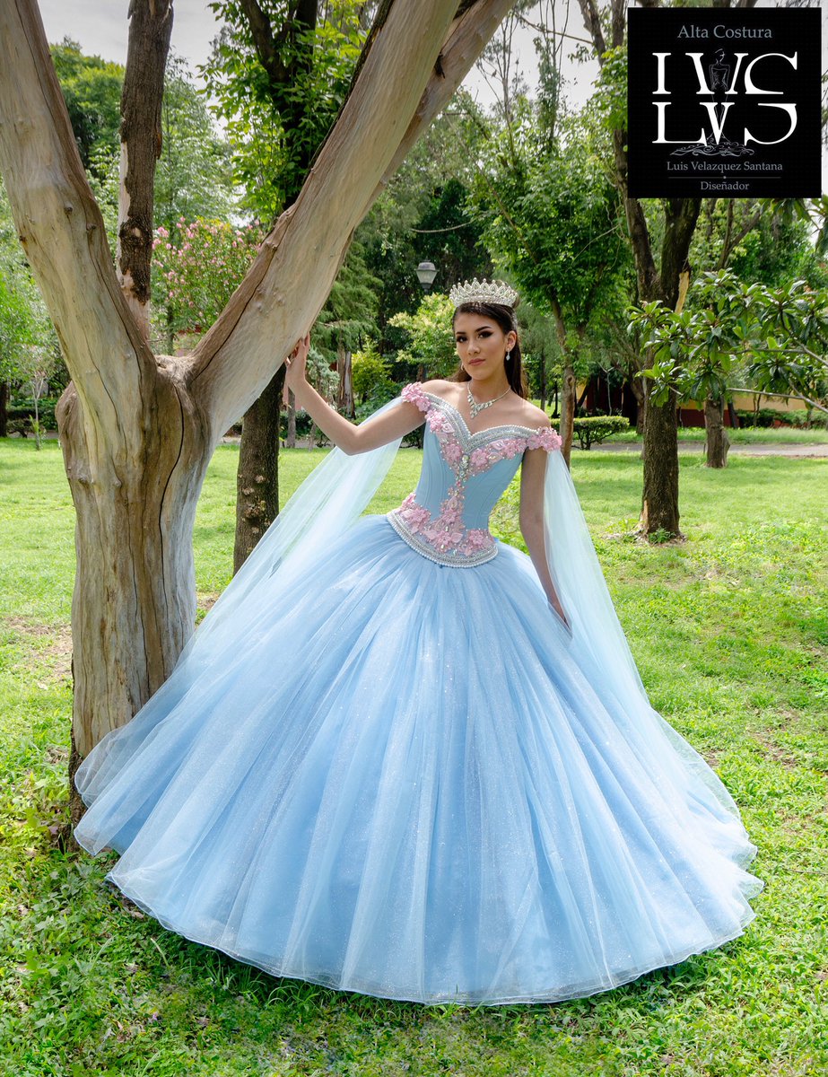 DesignLVS's tweet photo. Seguimos creando diseños que evocan sutilmente la esencia de una princesa, un concepto fabuloso para nuestras Quinceañeras.
 Agenda tu cita y conoce nuestra nueva colección de vestidos y accesorios. 
 Citas 551353530 - 5565454752
#luisvelazquezsantana #Vestidospara15años #LVS https://t.co/SWkqrHTbQA