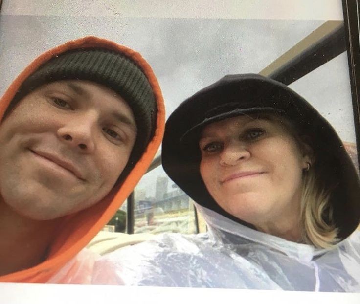 moonxlightjoon's tweet image. Appreciation tweet for the 5sos moms for raising such amazing men ❤️
#5SOSRedTeam #5SOSPromoComp