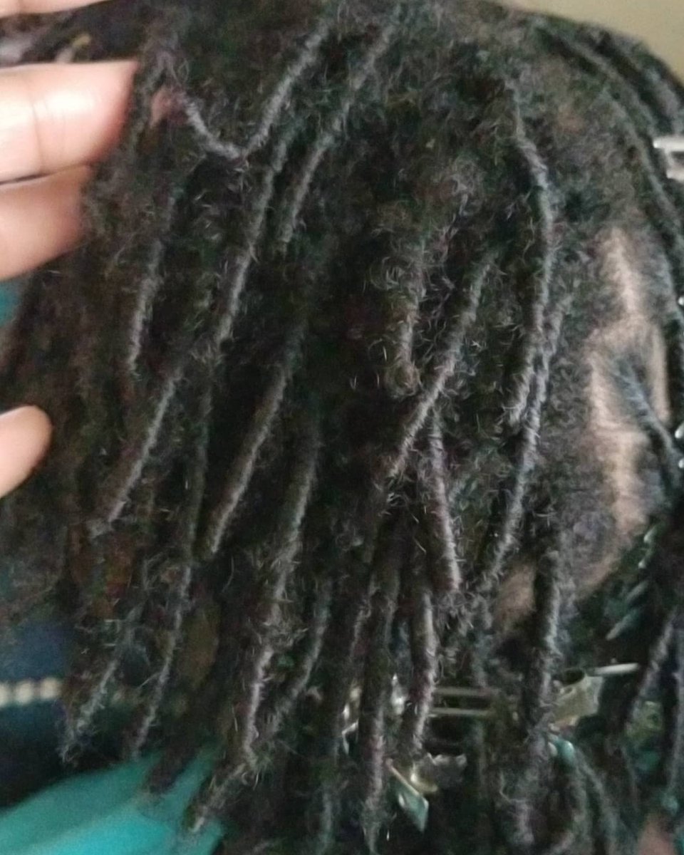 KizziRock_'s tweet photo. I've been busy all day... here's what I transformed. Niece ready now! 😉
#locs #starterlocs #locjourney #retwist #firstretwist #naturalhair #naturalgal #ididthat #mysugafoot #Kamari https://t.co/VMjJ7kWwOy
