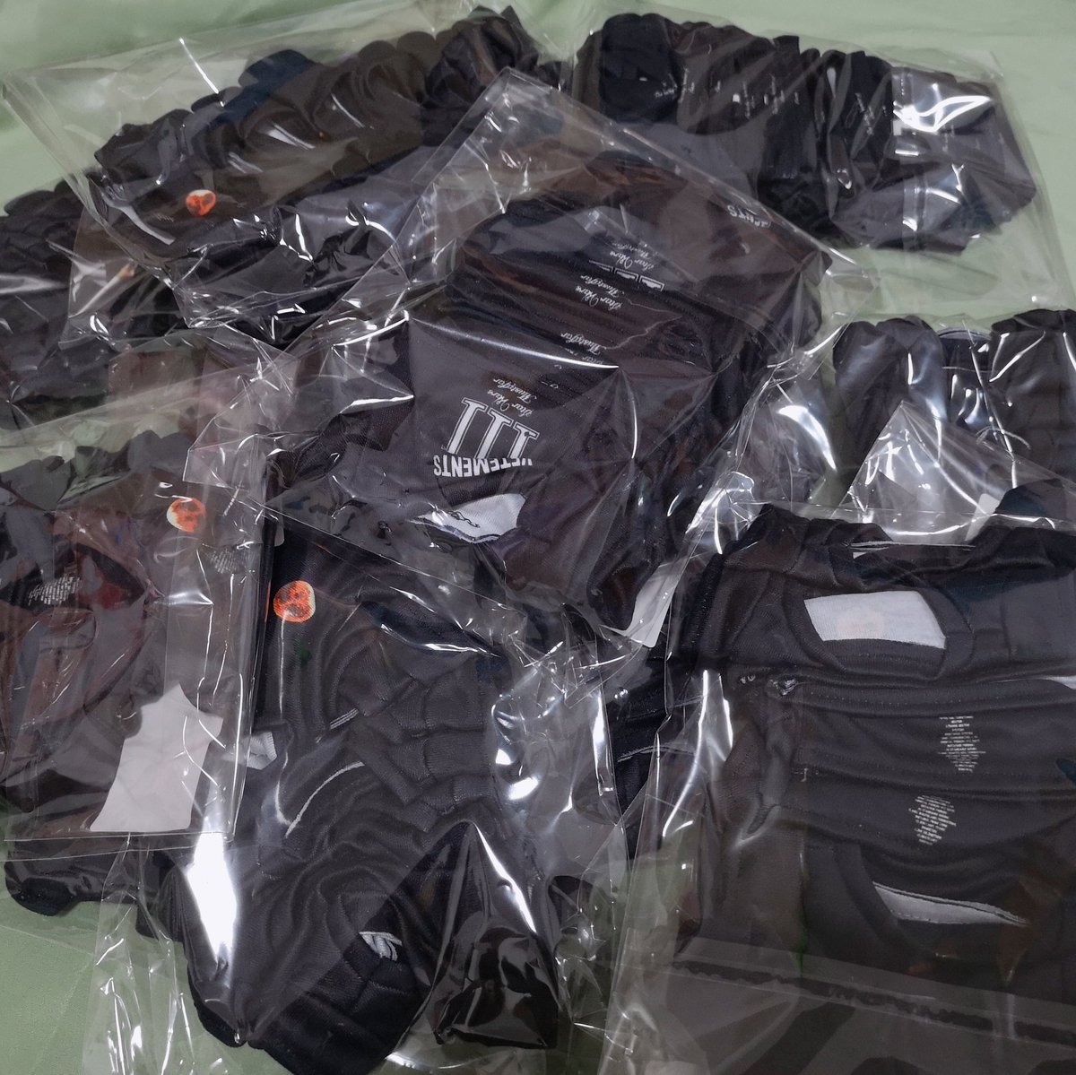 madechustory's tweet photo. #ccchuupdate 25/08/63
เสื้อเด็กๆมาถึงเรียบร้อยแล้วนะคะ  แพคไปได้บางส่วนเเล้ว  จะรีบเเพคและส่งให้ไม่เกินวันที่28นี้น้าา 

🙇🏻‍♀🙇🏻‍♀🙇🏻‍♀ https://t.co/yG8fqtvfxI