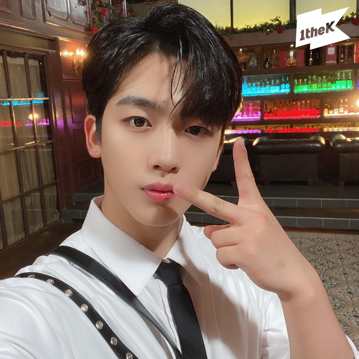 1theK's tweet photo. 잘생김 과다한 #김요한 #수트댄스 셀카 신고합니다...🚨 저기요...📞여기 수트 입고 셀카 찍은 천재 토끼가 있어요...🐰 근데 그 토끼가... 제 마음을 훔쳐갔어요...🤦
#KIMYOHAN #NO_MORE 

#SuitDance 👉 https://t.co/3X2mcjSacb https://t.co/LuanW5scCi