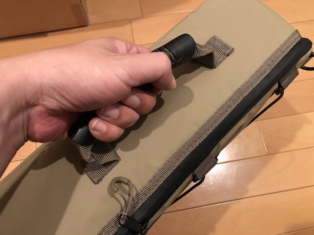 みーこパパ ファミリーキャンピング Dodのソフトくらこ 10 ショートレビュー 迷っていたaoクーラー12より薄型で固定用d環たくさんあり バイクに積載しやすそうなので購入 縦持ち横持ち肩掛け可能 350缶10本入れてもまだ余裕あり 保冷力など詳細 みーこパパ ファミリーキャンピング Dodのソフトくらこ 10 ショートレビュー 迷っていたaoクーラー12より薄型で固定用d環たくさんあり バイクに積載しやすそうなので購入 縦持ち横持ち肩掛け可能 350缶10本入れてもまだ余裕あり 保冷力など詳細