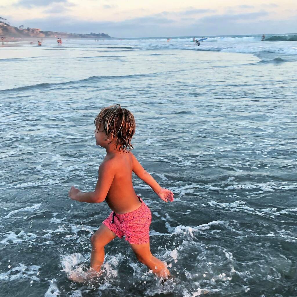 Smrtqbn's tweet photo. He has mastered frolicking at low tide. He’ll be surfing soon. 🏄. 🌊 Thank you San Clemente. ✌🏼😎
#bashdarby #callmewella
#BashandPoms https://t.co/9enRdzj2NW https://t.co/jGC0KrwnFo