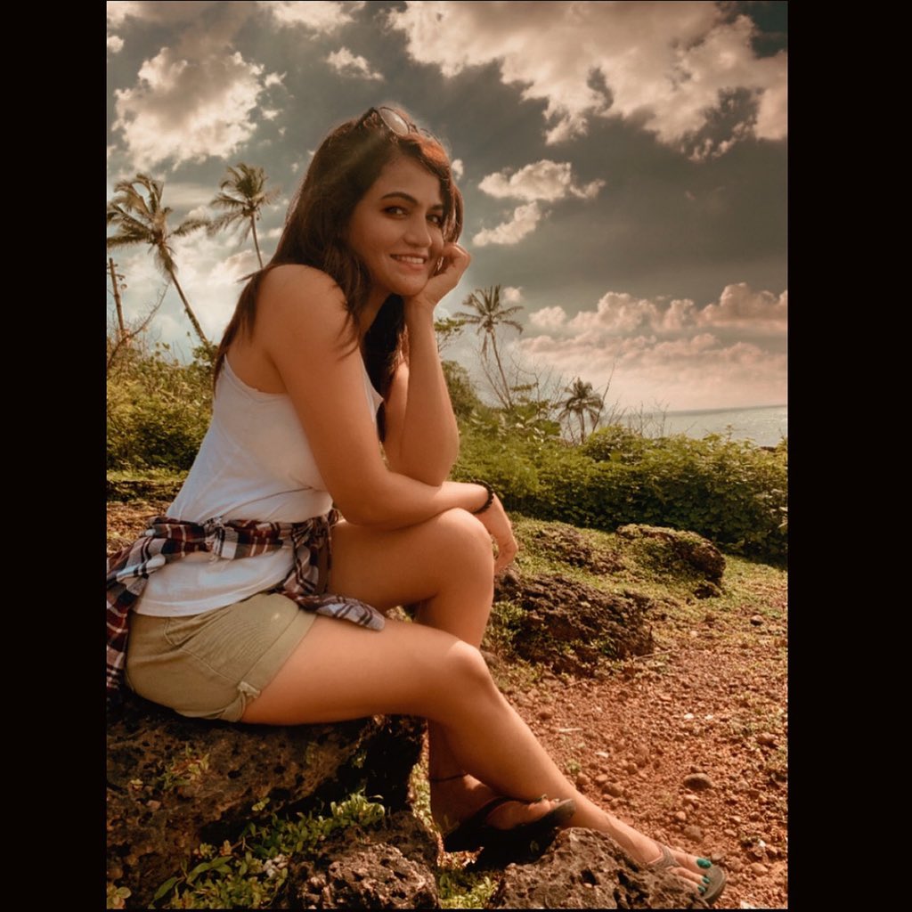 veronica15126's tweet photo. #goa#goamonsoon#blisss https://t.co/Co7K3UkboN