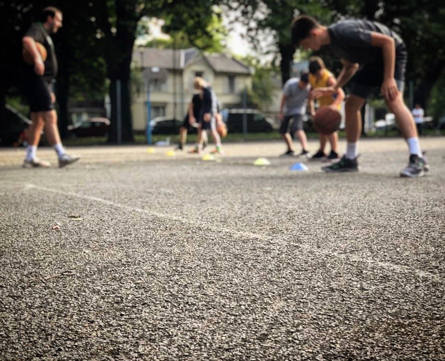 NOVAStreetUK's tweet photo. Nath & the team will be down at Upton Park #basketballcourt this #Thursday π
Book your space using the link below or pop by & say hi π
https://t.co/FkIBn9Ukpm
#LoveSportsProject #NovaStreet #CIC
#basketball #free #sport #torquay #torbay #streetgames #socialdistancing #ukyouth https://t.co/E6ityJqDUT